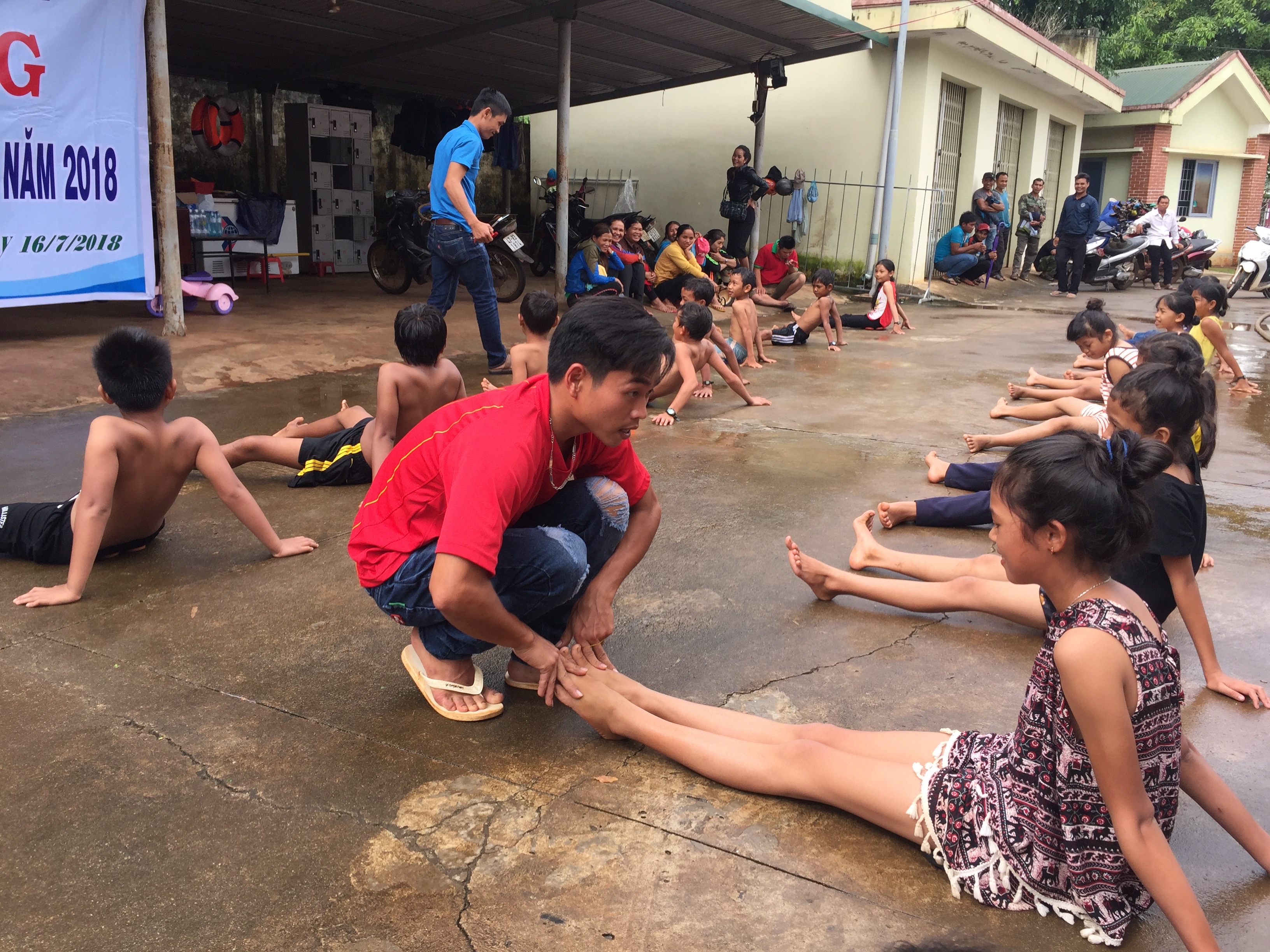 Huyện Cư M’gar: Khai giảng lớp học bơi miễn phí cho thiếu nhi hè năm 2018